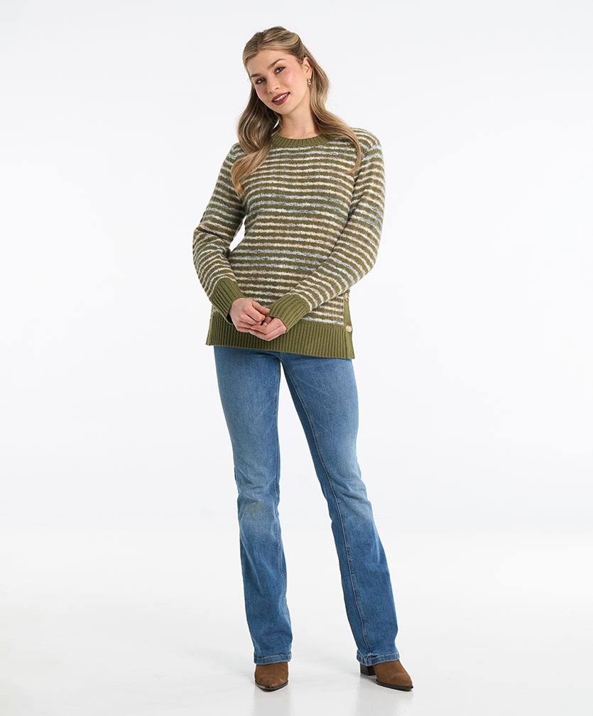 Collection de vêtements pour femme Moffi par Moffi International. Pull ligné vert et blanc.