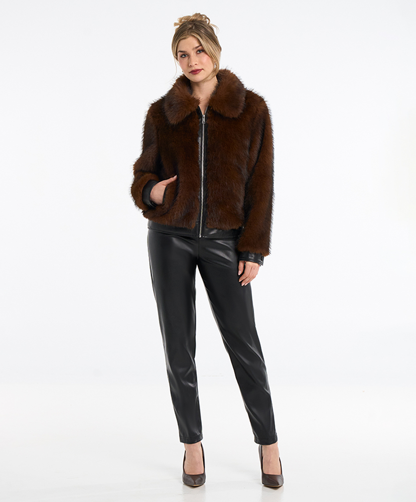 Collection de vêtements pour femme Moffi par Moffi International. Manteau fausse fourrure.