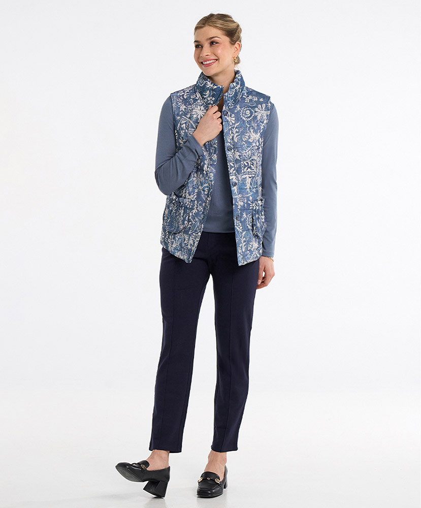 Collection de vêtements pour femme Moffi par Moffi International. Veste sans manche bleue.